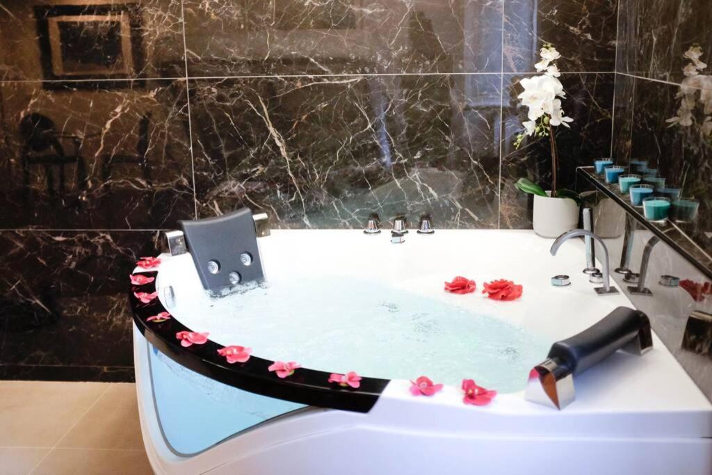 Pantheon Amazing Jacuzzi - Collection Apartamento *
