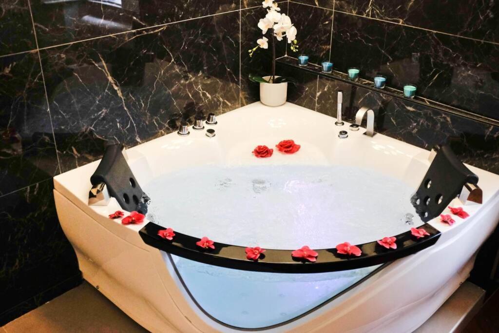 Apartamento Pantheon Amazing Jacuzzi - Collection